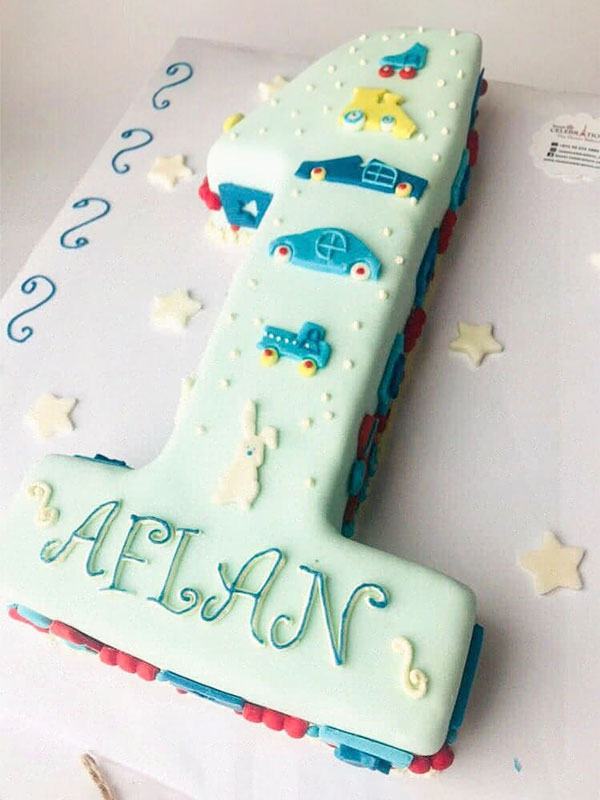 1st birthday cake girl
1st birthday cake boy