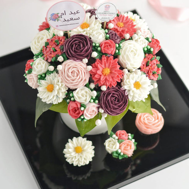 Anniversary gift and cake collection by SweetCelebrationz Dubai